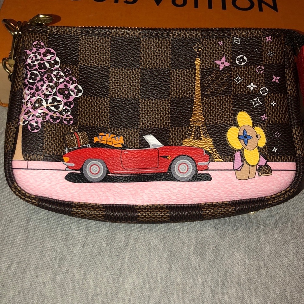 Louis Vuitton Pochette